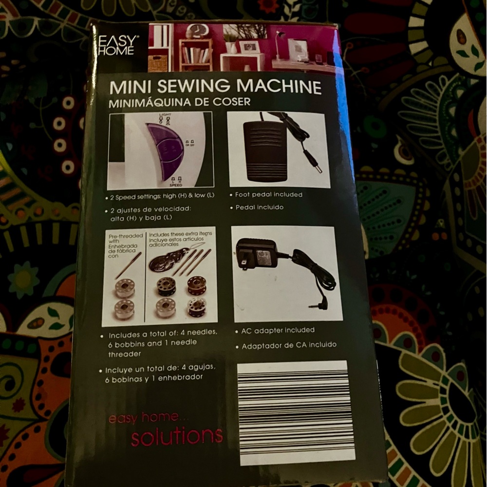 Mini Sewing Machine NWT - Picture 2 of 4